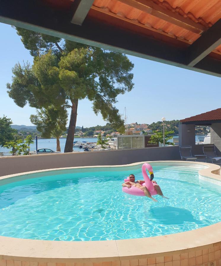 Hotel Lumbarda Dış mekan fotoğraf