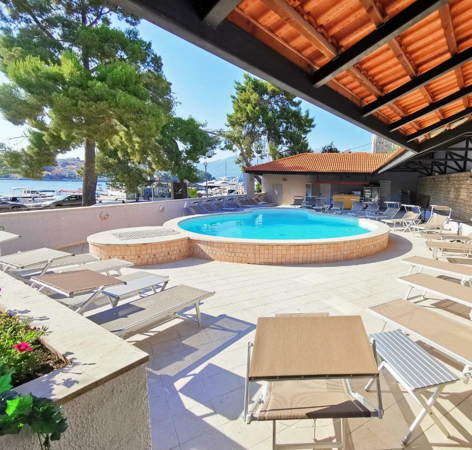 Hotel Lumbarda Dış mekan fotoğraf
